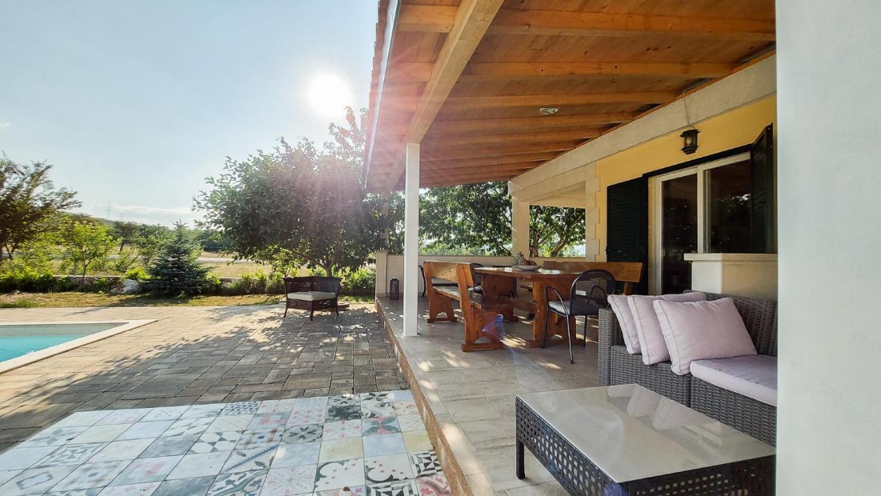 Villa Legacy Krusvar Exterior foto